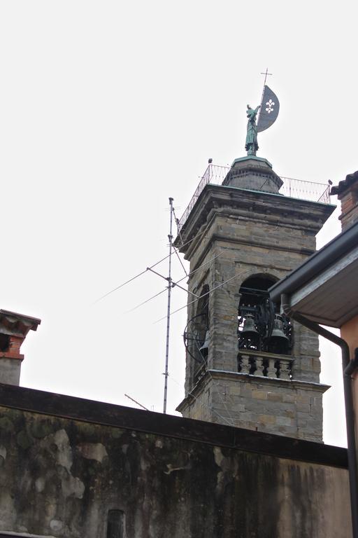 Casa Vacanza Fontana Del Delfino Bergamo Room photo